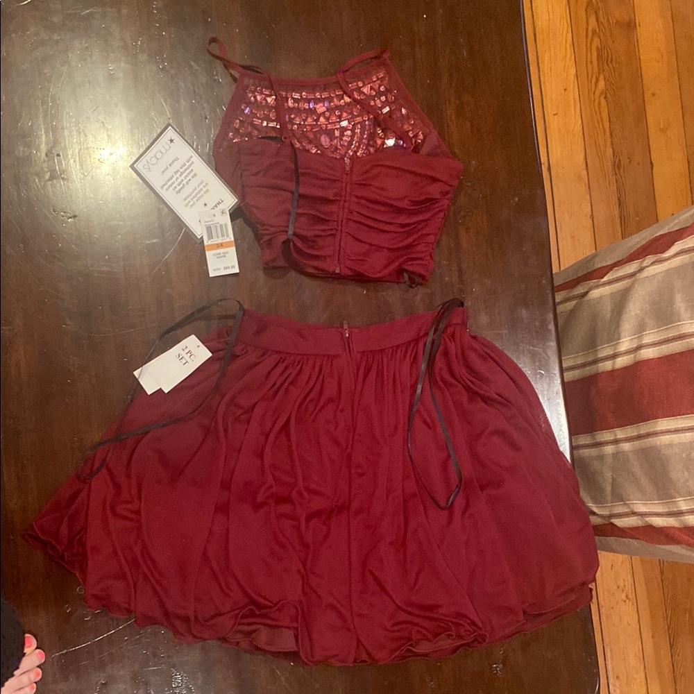 B Darlin Burgundy Mini Dress - Picture 2 of 3
